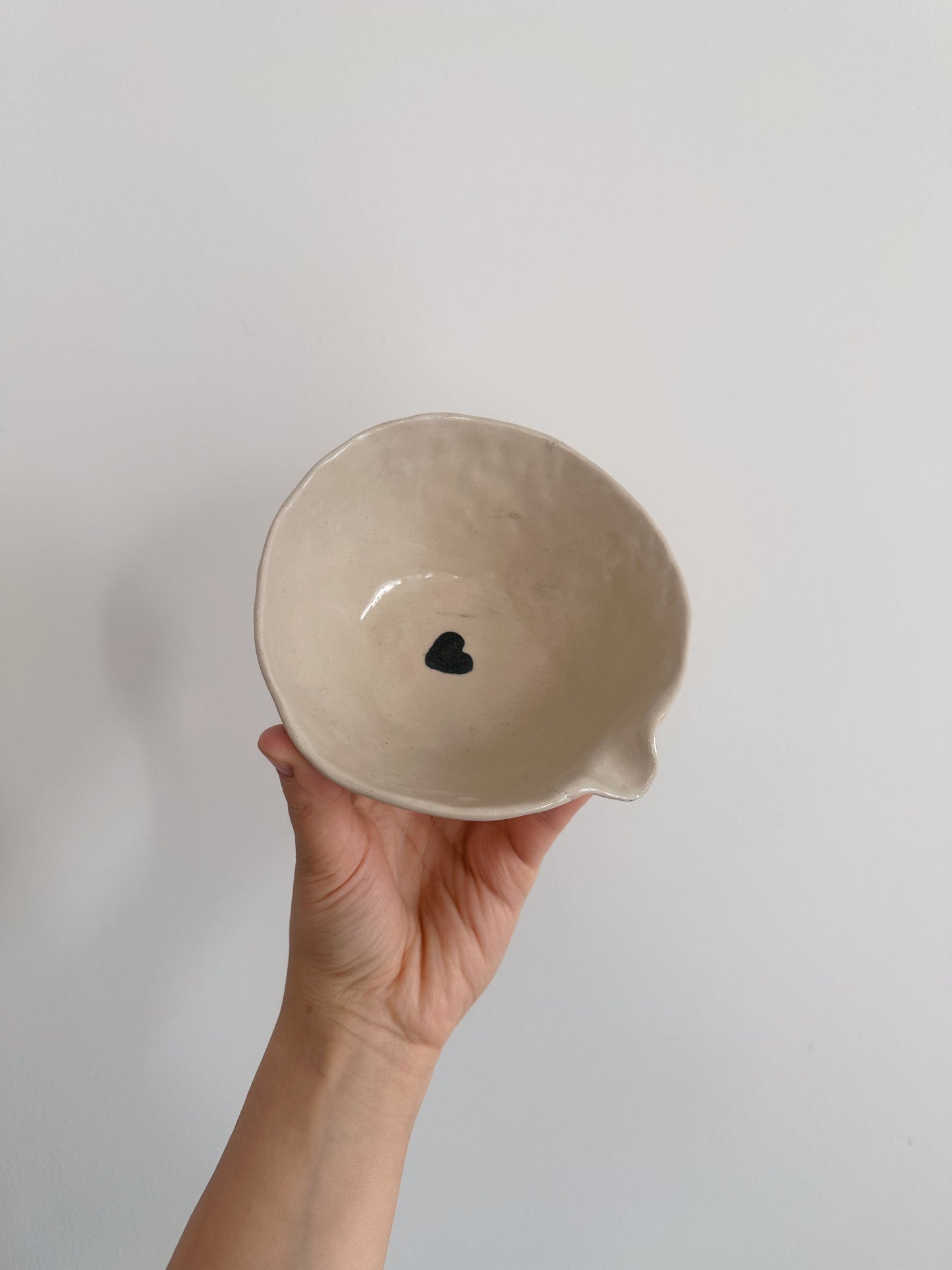Heart pouring bowl (cracked)
