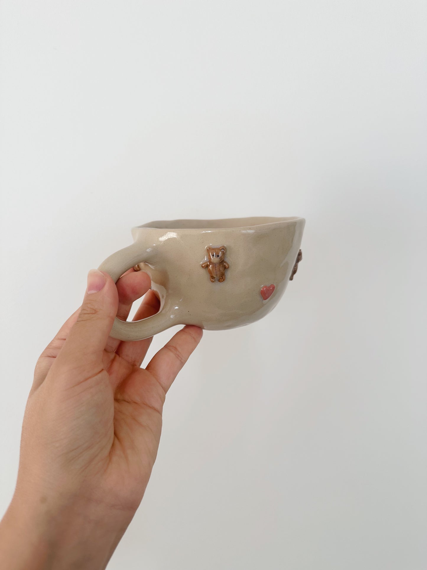 Teddy mug with hearts (thick glaze)