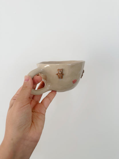 Teddy mug with hearts (thick glaze)