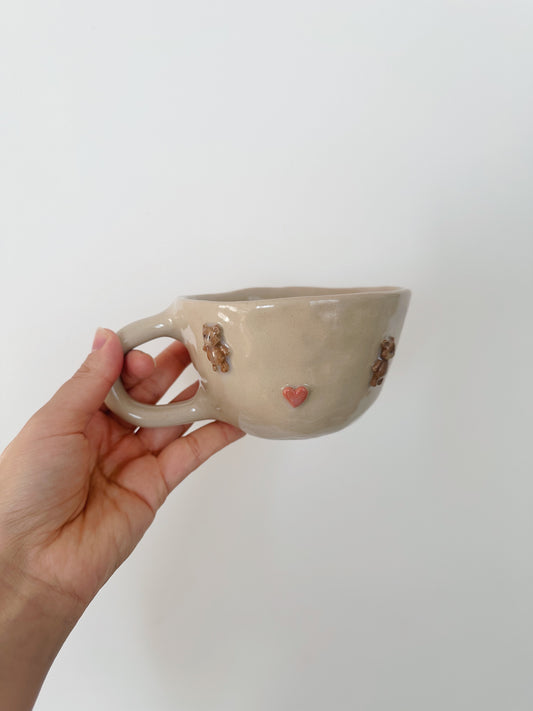 Teddy mug with hearts (thick glaze)
