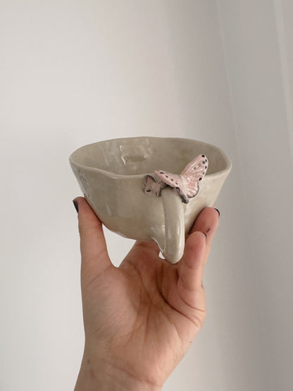 BUTTERFLY mug (glaze defect)