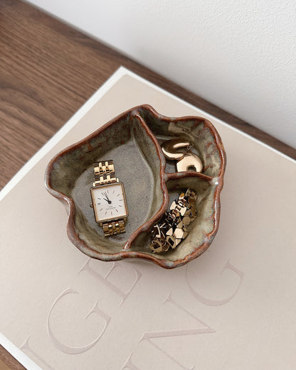 VYNE jewelry dish (glaze defect)
