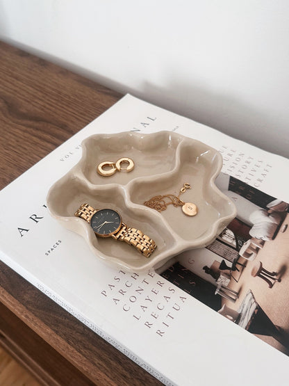 WAVY jewelry organizer