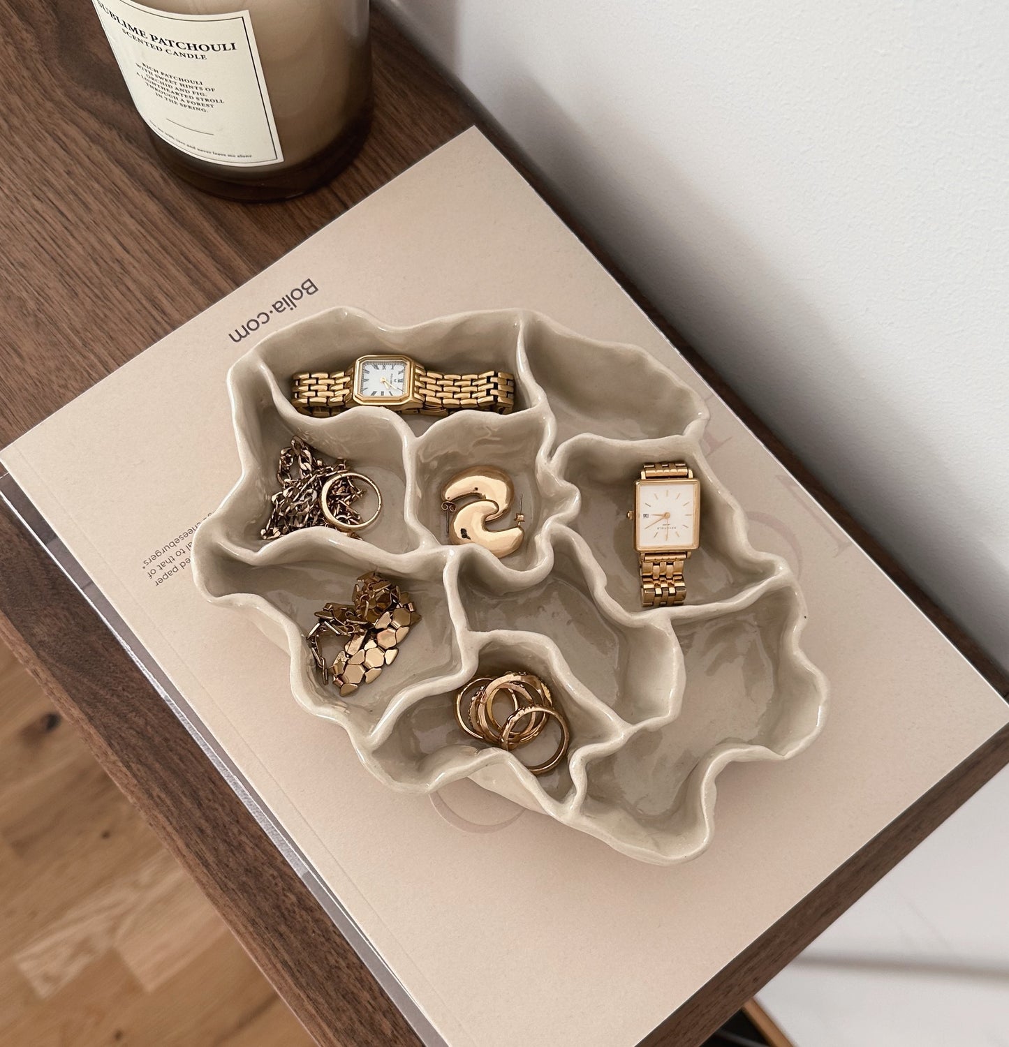 Wavy decorative dish