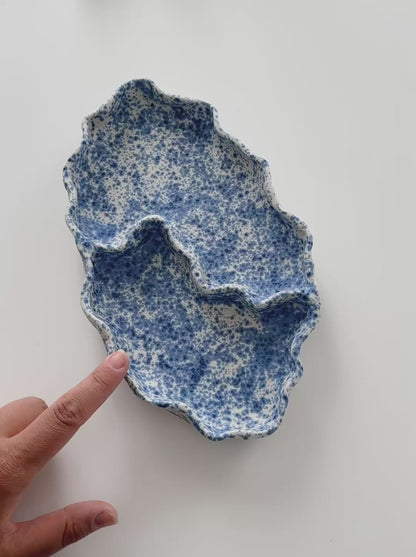 WAVY dish blue speckled (wobbly)